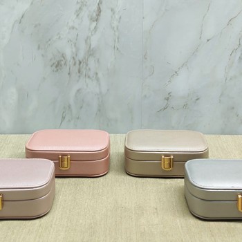 15x15 cm Makyaj Ve Takı Kutusu 