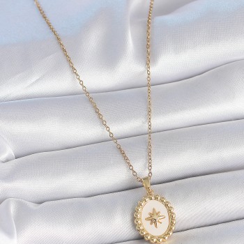 316L Çelik Gold Renk Zincir Beyaz Mineli Kutup Yıldız İşlemeli Madalyon Model Kadın Kolye