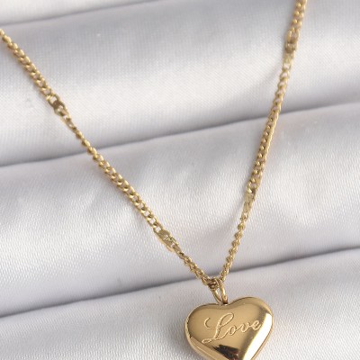 316L Çelik Gold Renk Zincir Love İşlemeli Kalp Figür Kadın Kolye