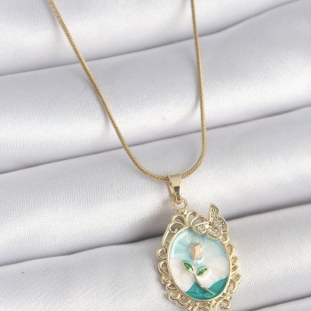 316L Çelik Gold Renk Zincir Mavi Mineli Çiçek İşlemeli Zirkon Taş Detaylı Portre Model Kadın Kolye