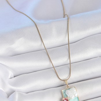 316L Çelik Gold Renk Zincir Mavi Mineli İncili Çiçek İşlemeli Portre Model Kadın Kolye