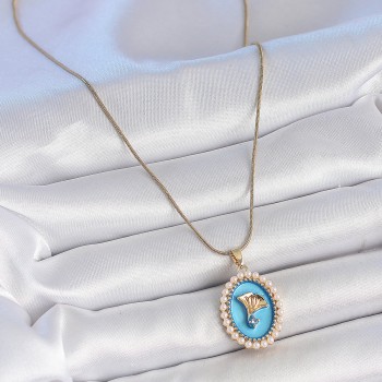 316L Çelik Gold Renk Zincir Mavi Mineli İncili Zirkon Taşlı Çiçek İşlemeli Portre Model Kadın Kolye