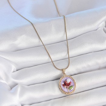 316L Çelik Gold Renk Zincir Mor Mineli İncili Çiçek İşlemeli Portre Model Kadın Kolye