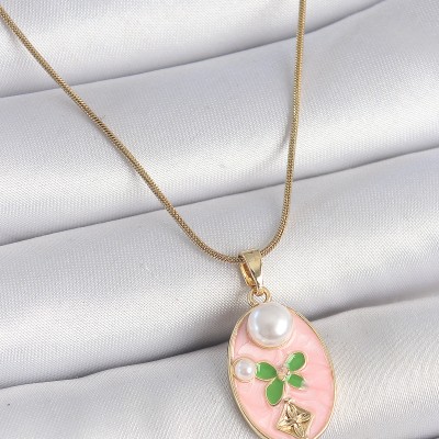 316L Çelik Gold Renk Zincir Pembe Mineli Oval İncili Çiçek İşlemeli Portre Model Kadın Kolye