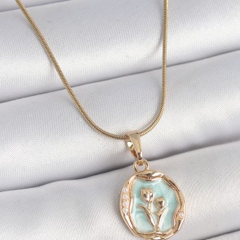 316L Çelik Gold Renk Zincir Turkuaz Mineli Çiçek İşlemeli Portre Model Kadın Kolye