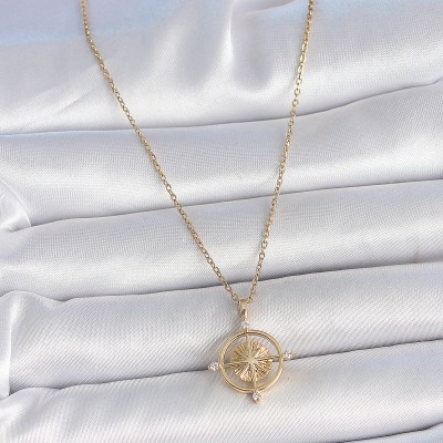 316L Çelik Gold Renk Zincir Zirkon Taşlı Pusula Model Kadın Kolye