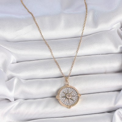 316L Çelik Gold Renk Zirkon Taşlı Pusula Model Kadın Kolye