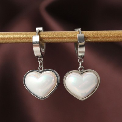 316L Çelik Gümüş Renk Beyaz Bombeli Kalp Küpe