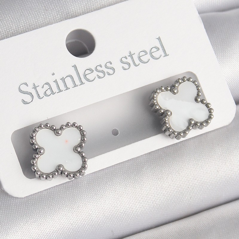 316L Çelik Gümüş Renk Beyaz Yonca Model Kadın Küpe
