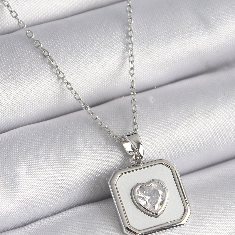 316L Çelik Gümüş Renk Kare Madalyon Kalp Zirkon Taş İşleme Kadın Kolye