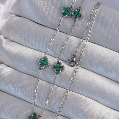 316L Çelik Gümüş Renk Minimal Yeşil Mineli Yonca Kolye