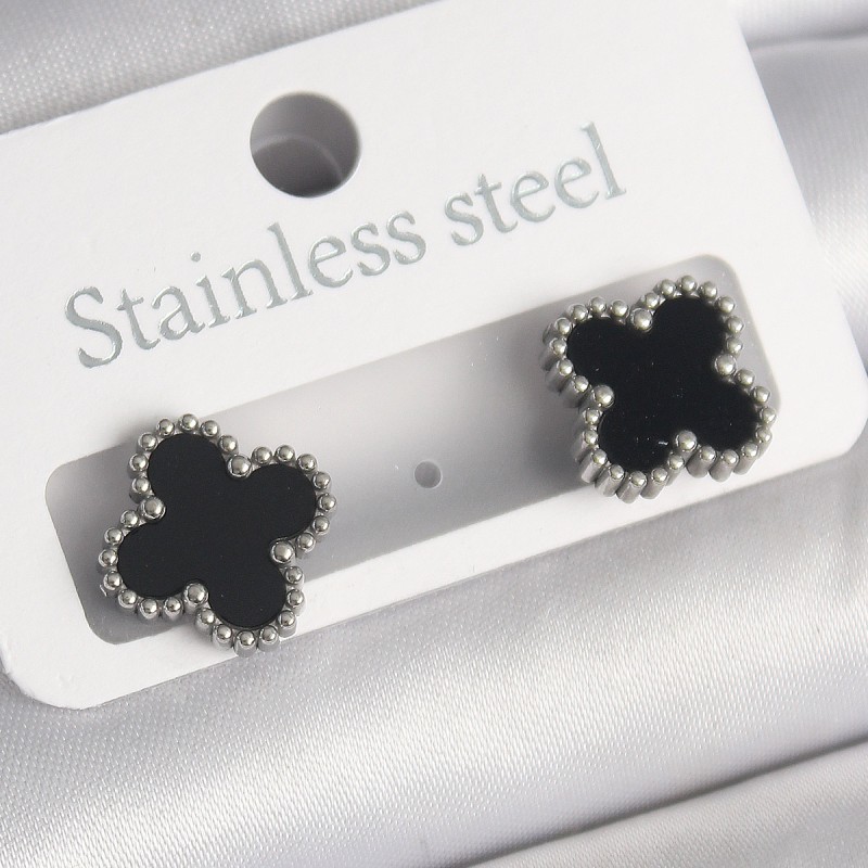 316L Çelik Gümüş Renk Siyah Yonca Model Kadın Küpe