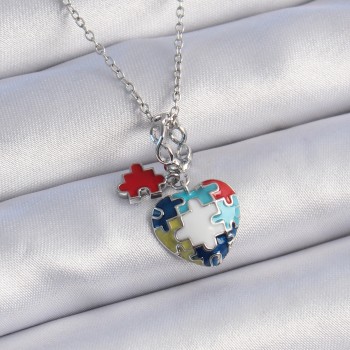 316L Çelik Gümüş Renk Yapboz Motif Kalp Figür Charm Model Kadın Kolye