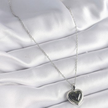 316L Çelik Gümüş Renk Yeşil Mineli Kalp Model Kadın Kolye