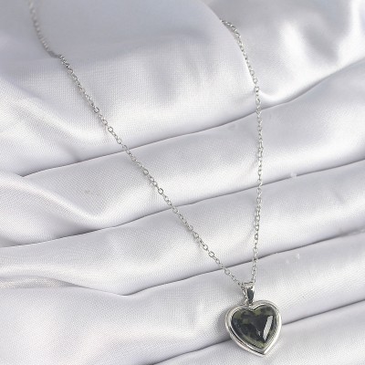 316L Çelik Gümüş Renk Yeşil Mineli Kalp Model Kadın Kolye