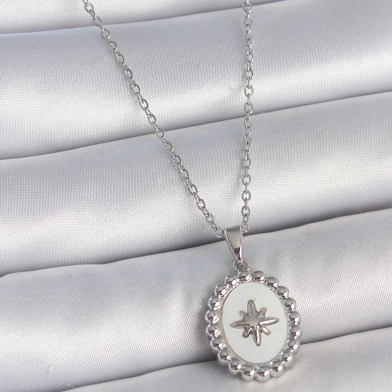 316L Çelik Gümüş Renk Zincir Beyaz Mineli Kutup Yıldız İşlemeli Madalyon Model Kadın Kolye