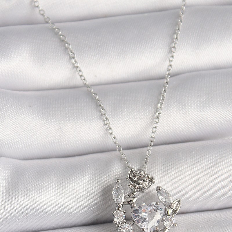 316L Çelik Gümüş Renk Zincir Zirkon Taşlı Kalp Figür Gül Detay Kadın Kolye