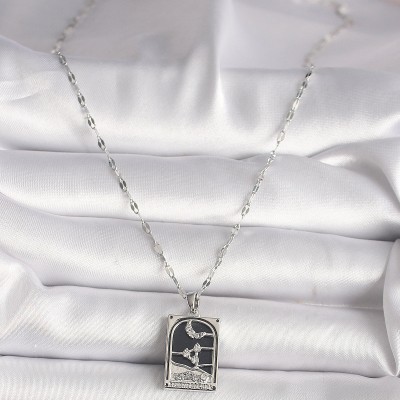 316L Çelik Gümüş Renk Zirkon Taşlı  Ay Figürlü Taror Model Kadın Kolye