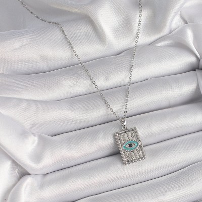 316L Çelik Gümüş Renk Zirkon Taşlı Göz İşleme Detaylı Plaka Model Kadın Kolye