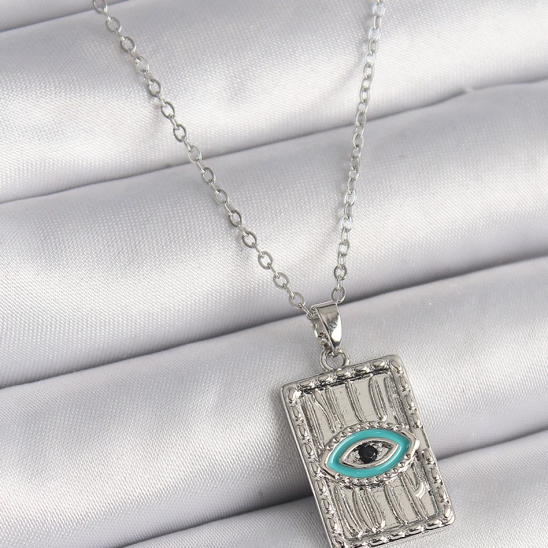 316L Çelik Gümüş Renk Zirkon Taşlı Göz İşleme Detaylı Plaka Model Kadın Kolye