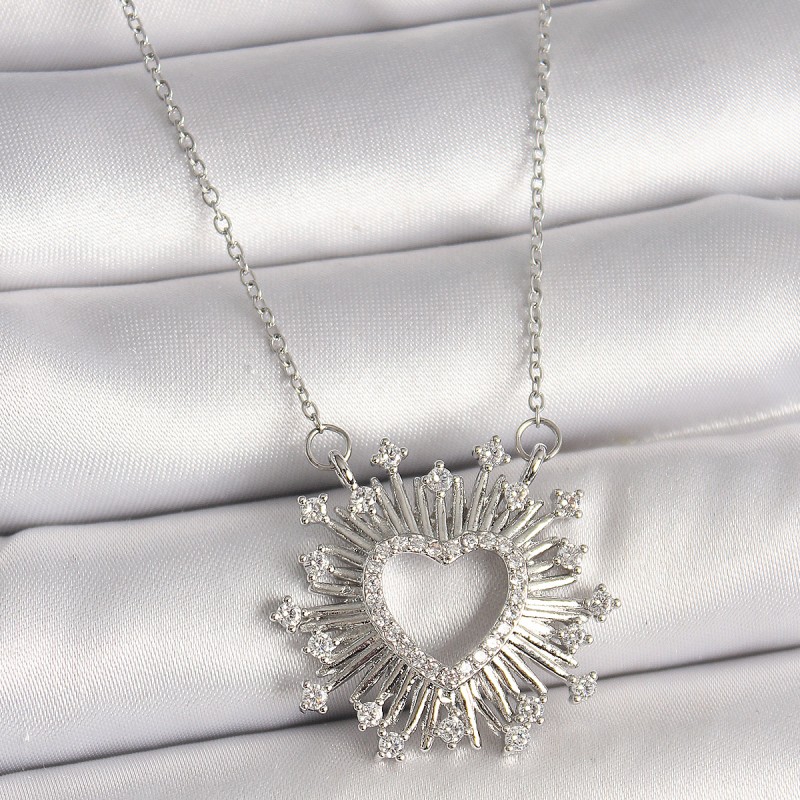 316L Çelik Gümüş Renk Zirkon Taşlı Kalp Model Kadın Kolye