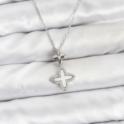 316L Çelik Zincir Gümüş Renk 4 Yapraklı Yonca Model Zirkon Taşlı Kadın Kolye