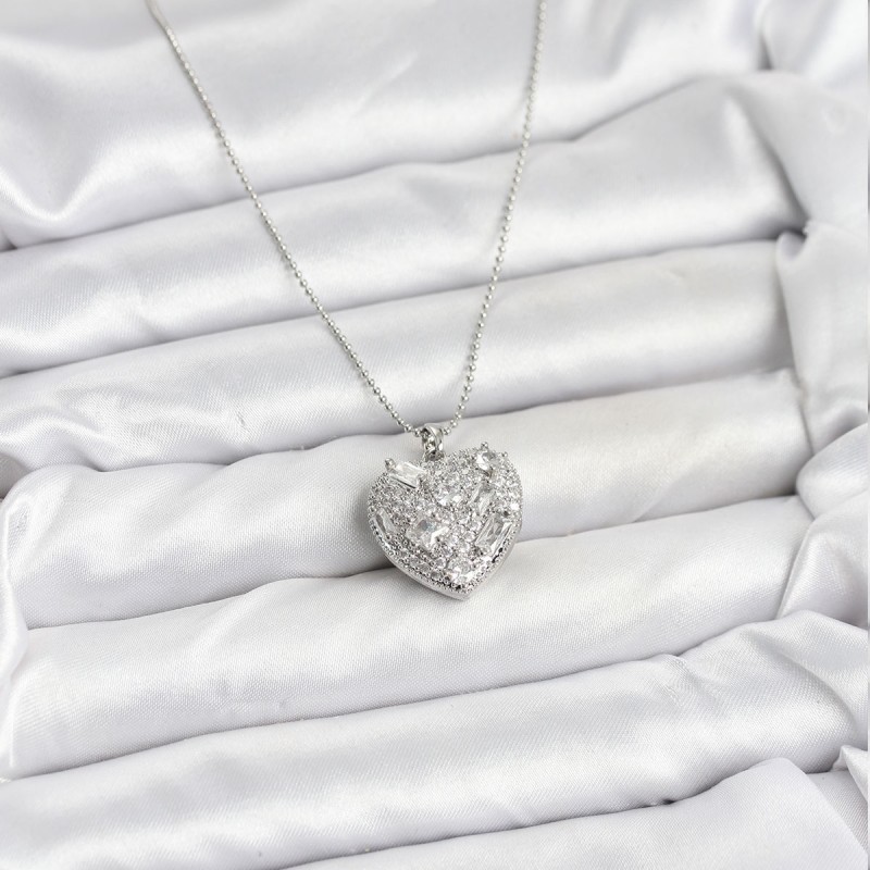 316L Çelik Zincir Gümüş Zirkon Taşlı Kalpli Kadın Kolye