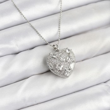 316L Çelik Zincir Gümüş Zirkon Taşlı Kalpli Kadın Kolye