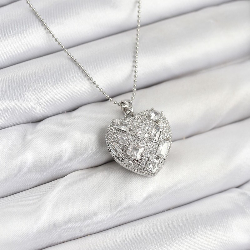 316L Çelik Zincir Gümüş Zirkon Taşlı Kalpli Kadın Kolye