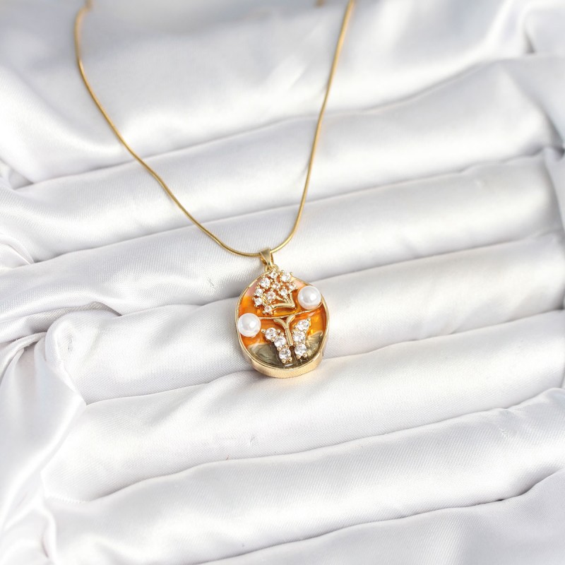 316L Çelik Zincir Kelebek Model Sanatsal Portre Kadın Kolye