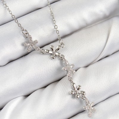 316L Çelik Zirkon Taşlı Çiçek Model Gümüş Renk Kadın Kolye