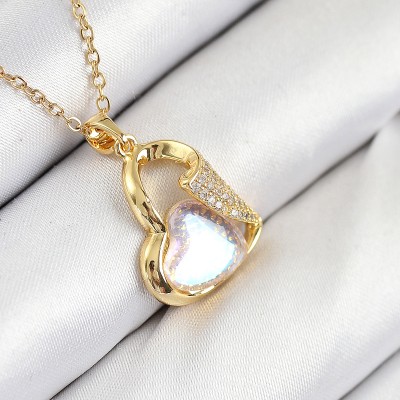 316L Çelik Zirkon Taşlı Kalp Model Gold Renk Kadın Kolye