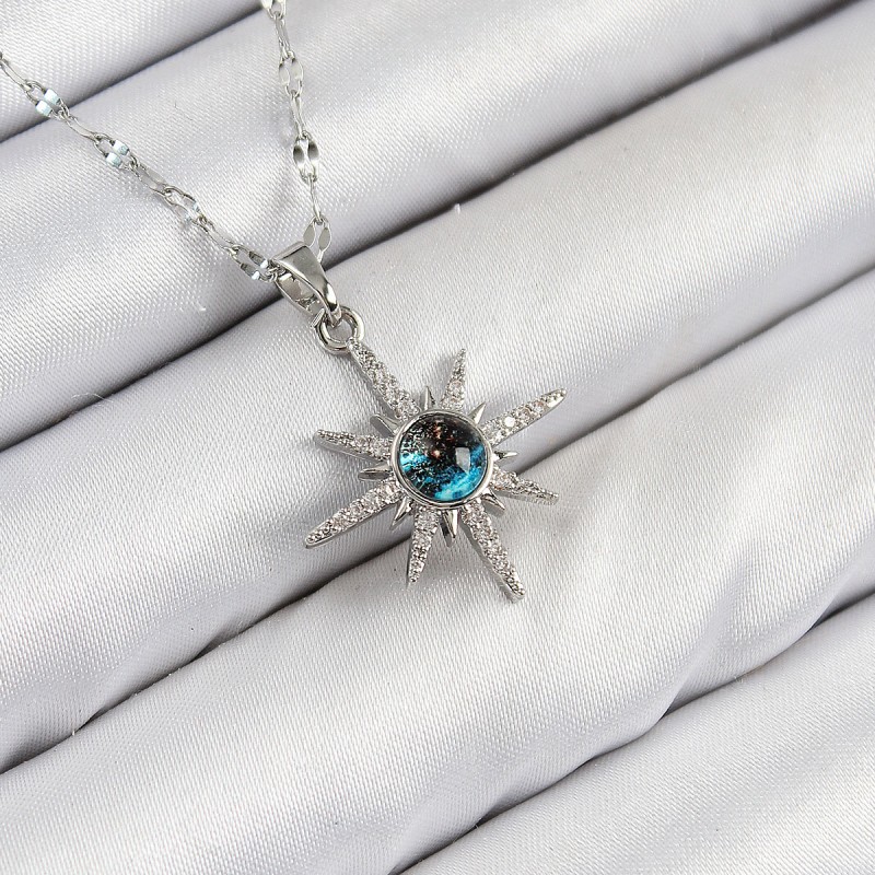 316L Çelik Zirkon Taşlı Kutup Yıldızı Model Gümüş Renk Kadın Kolye