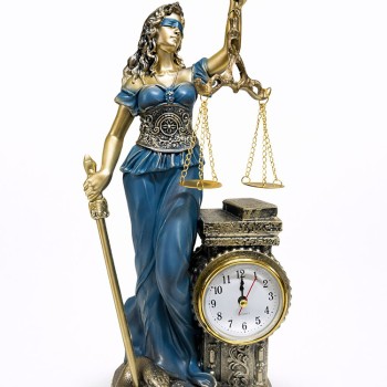 35x14 cm Polyester Saatli Adalet Figürü 
