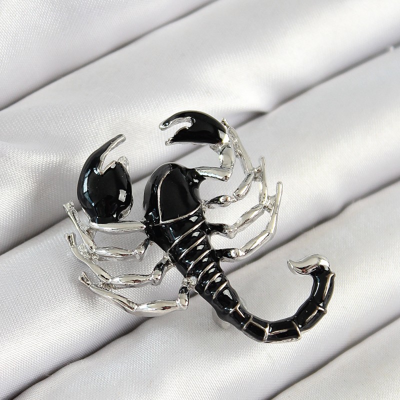 3D Siyah Akrep Figürlü Gümüş Renk Kadın Broş