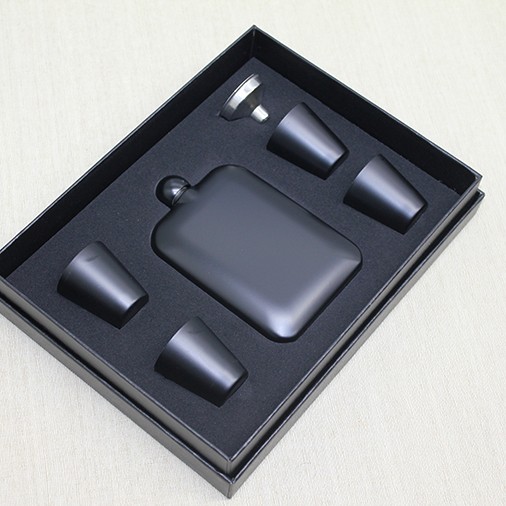 4 Shot Bardaklı Matara Seti Siyah 