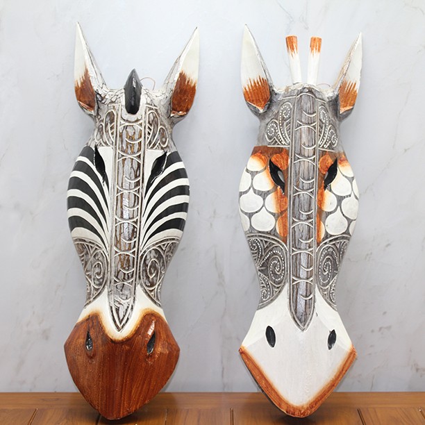 Ahşap Duvara Asmalı Maske Zebra