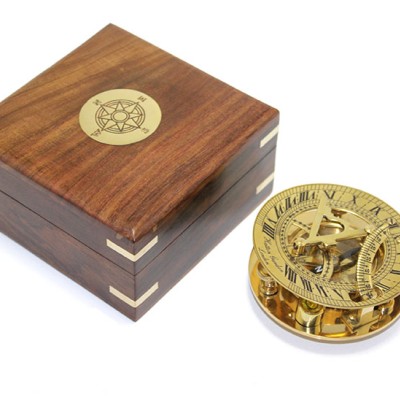 Ahşap Kutulu Pirinç Güneş Saati Ve Pusula Modeli 
