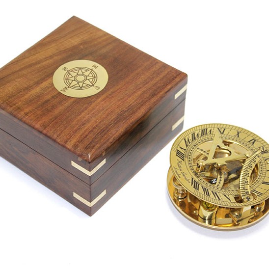 Ahşap Kutulu Pirinç Güneş Saati Ve Pusula Modeli 