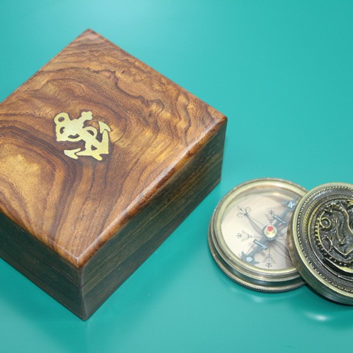 Ahşap Kutulu Pirinç Pusula Ejderha Desenli