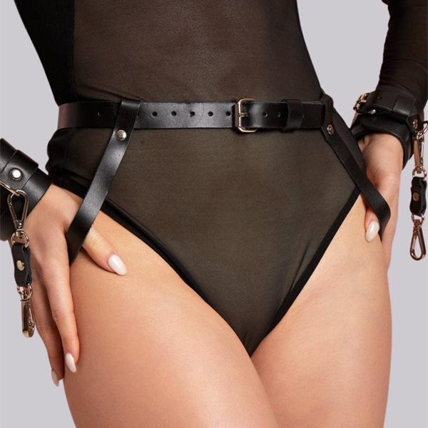 Arias Closet Arkadan Ve Önden Bağlanabilir Siyah Deri Bilekli Fantezi Harness