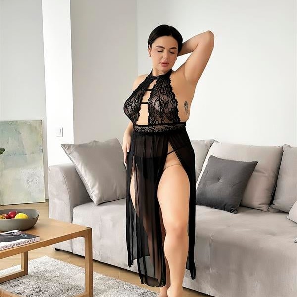 Arias Closet Büyük Beden Siyah Uzun Derin Dekolteli Dantel İşlemeli Fantezi Gecelik