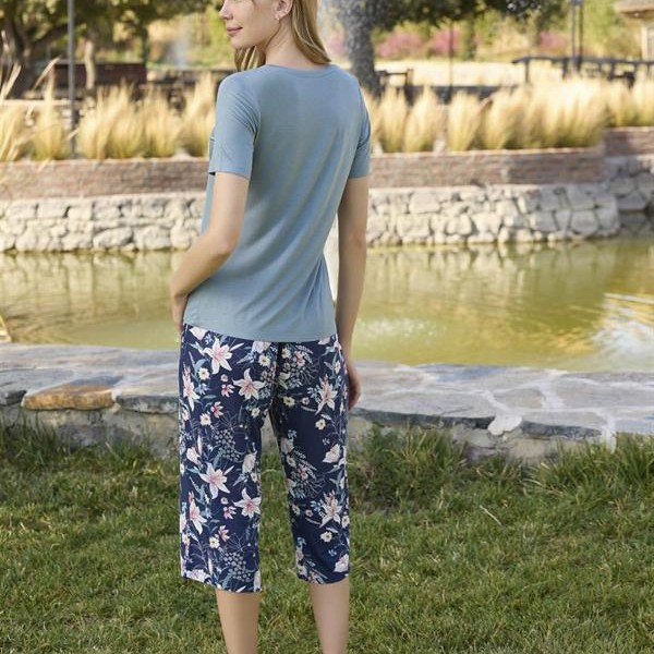 Arias Closet Çiçek Ve Yaprak Desenli Ve Baskılı Kapri Takımı