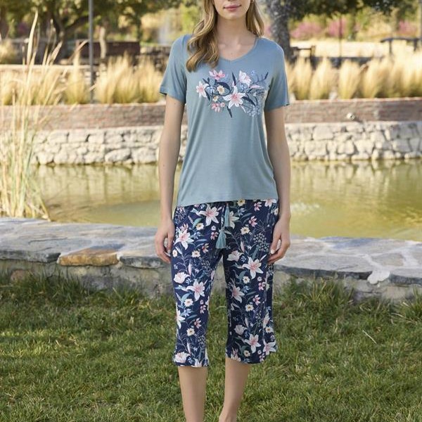 Arias Closet Çiçek Ve Yaprak Desenli Ve Baskılı Kapri Takımı