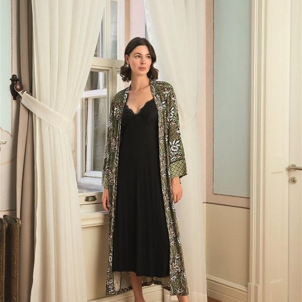 Arias Closet Çiçek Yaprak Ve Etnik Desenli Dantelli Ve Dekolteli Sabahlık Takımı