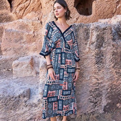 Arias Closet Etnik Desenli Kısa Kollu Yırtmaçlı Elbise