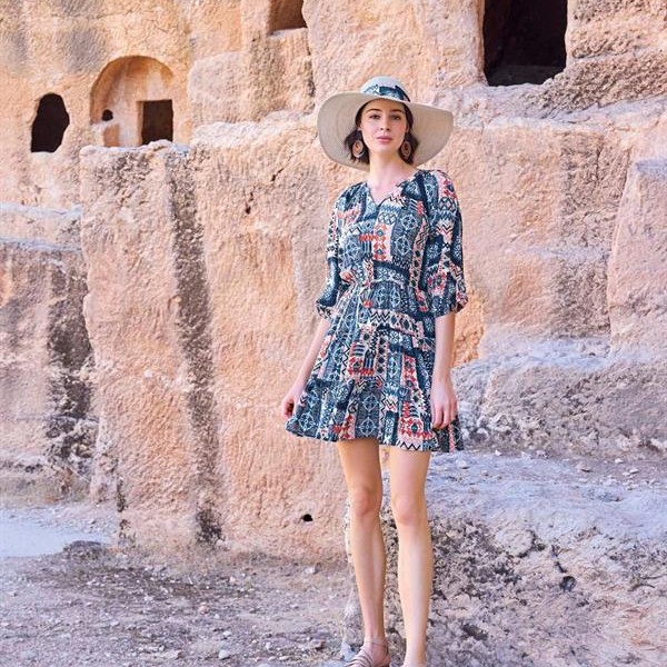 Arias Closet Etnik Desenli Truvakar Kollu V Yaka Elbise