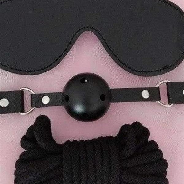 Arias Closet Gözlük Ağız Topu İp Üçlü Deri Harness Set