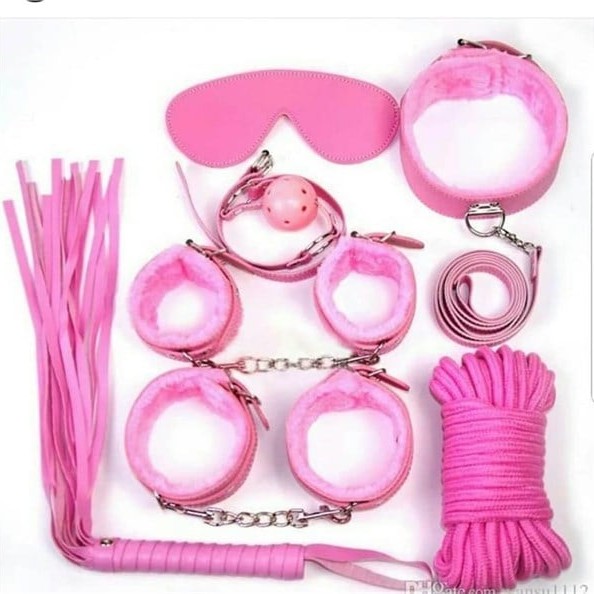 Arias Closet Grinin 50 Tonu Fantazi Kelepçe Kırbaç Seti