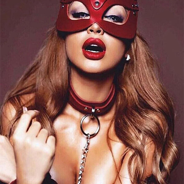 Arias Closet Kırmızı Maske, Tasma Ve Kelepçe Harness Deri Set